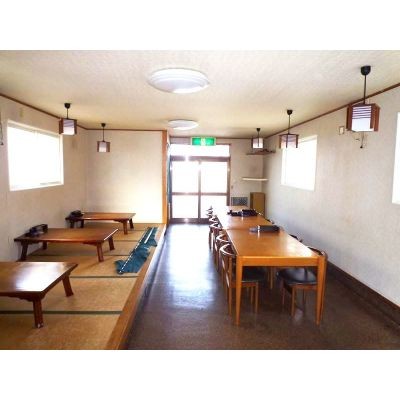 　　店　内　（　調理場側より　）
