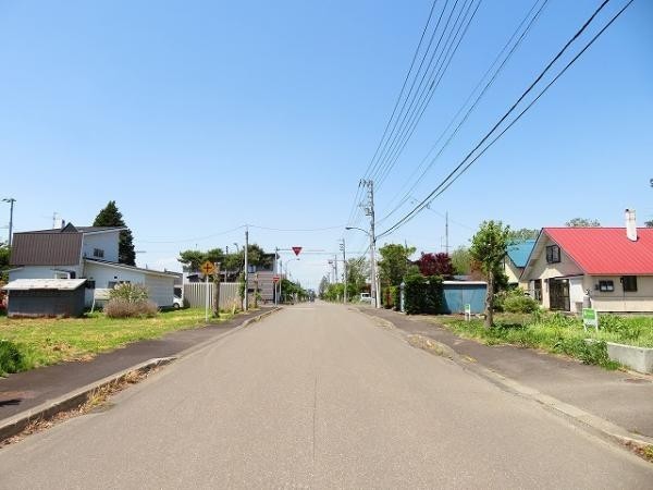 前面道路も12ｍと広いので冬も安心です！