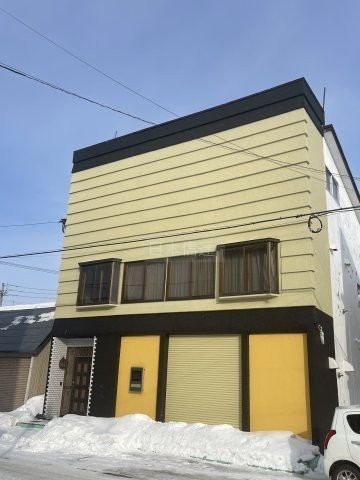 ●JR倶知安駅近の住居付き店舗●飲食店街に立地●宿泊業OK●バス停に近く国道へのアクセス良好