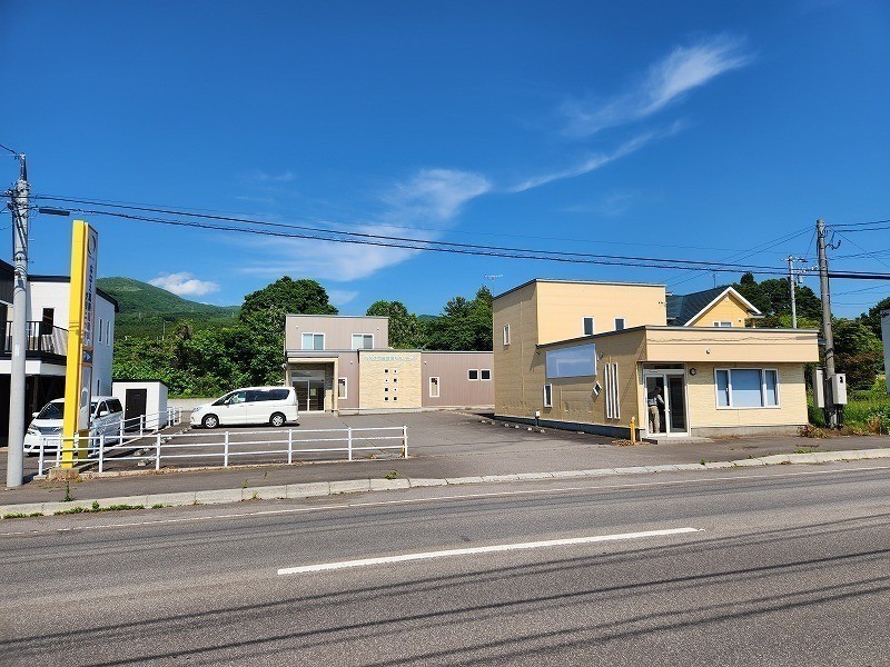 七飯町本町　国道沿い　元医院・事務所