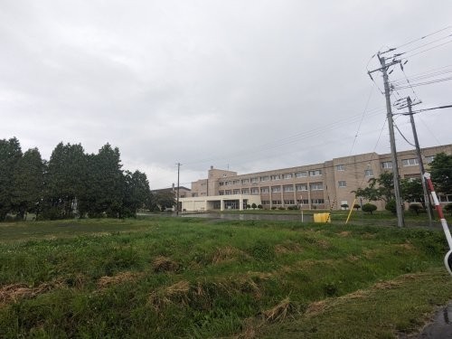 由仁町立由仁小学校まで1201m