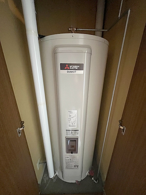 温水は電気給湯器です♪