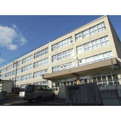 中学校：札幌市立琴似中学校：820m