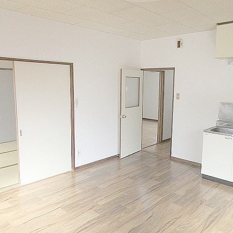 LDKから（和室と玄関）への動線