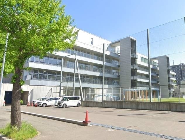 小学校：札幌市立資生館小学校：151m
