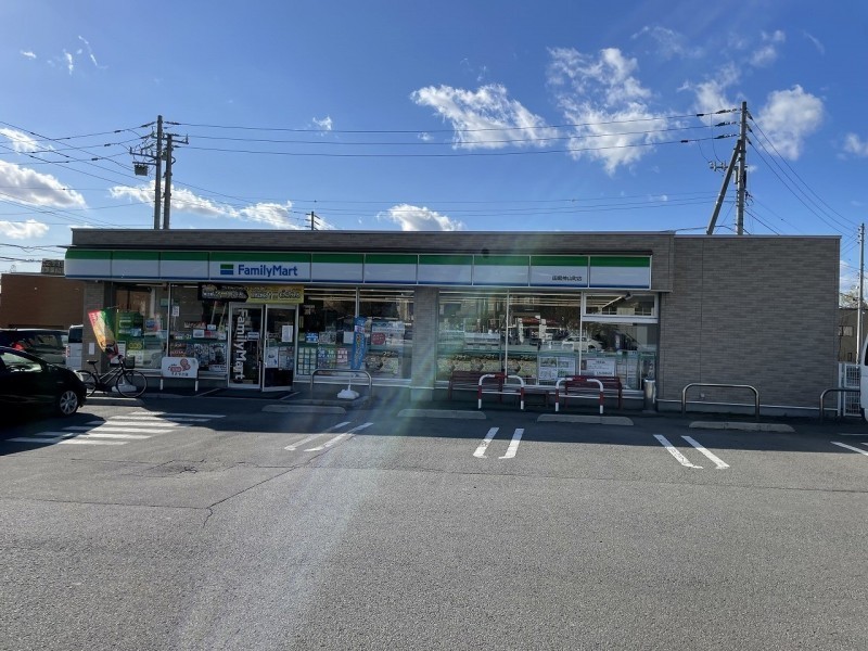 ファミリーマート　神山店