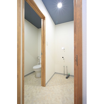 2階トイレ部分（洗面化粧台は買主様が設置してください）