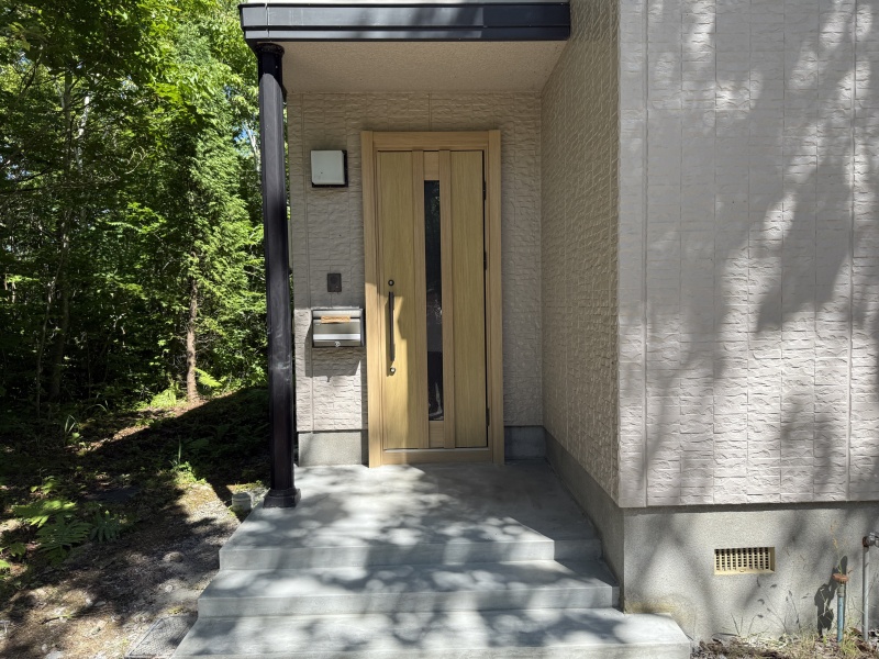 玄関まわり　リフォーム済み