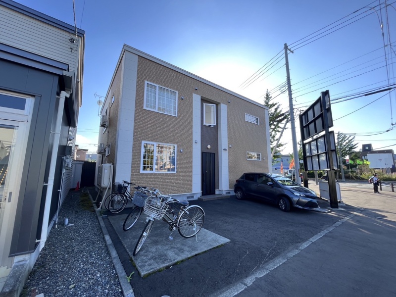恵庭市黄金南1丁目【売アパート ロメヲ】