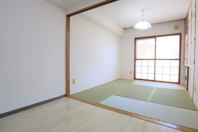 ※旧賃借人が入居前の写真です。２０２１年６月内装リフォーム済み。   