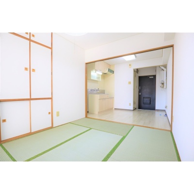 ※旧賃借人が入居前の写真です。２０２１年６月内装リフォーム済み。   
