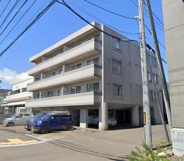 利回り8%　H2年築RC造　ピロティ　角地