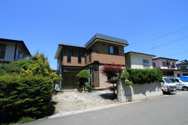 上湯川町　6LDKの戸建て