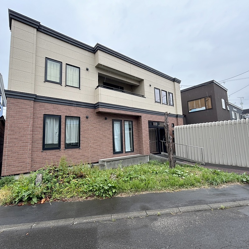 八軒4条西3丁目　二世帯住宅