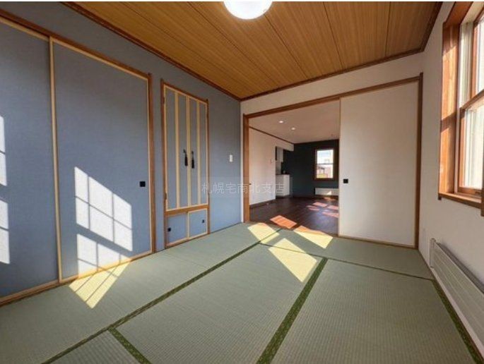 落ち着きのある和室は、客間やくつろぎスペースとして多用途に…