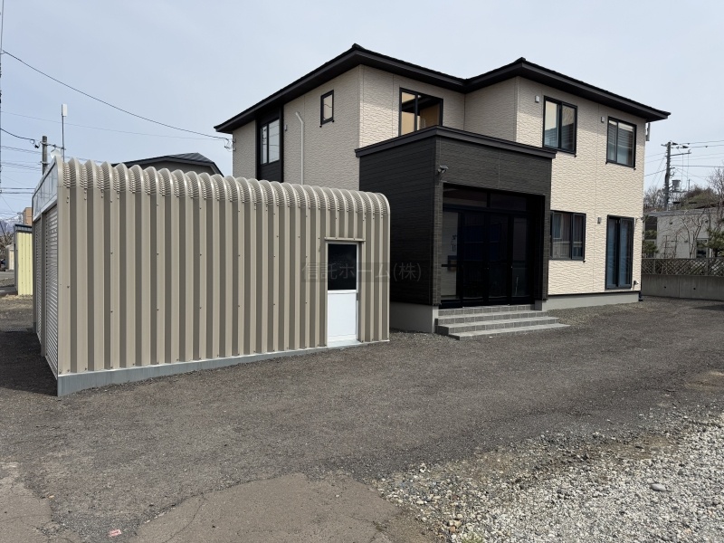 岩内町大浜二世帯住宅