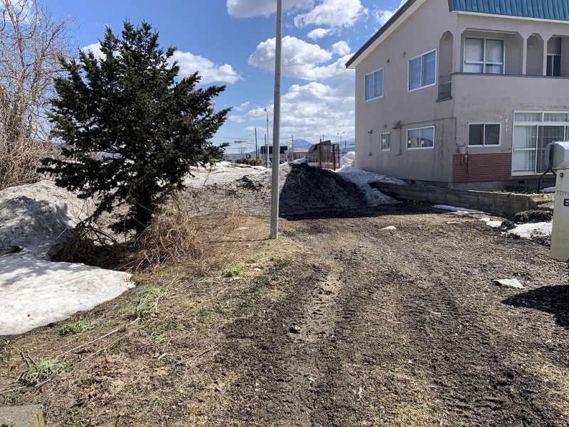 周囲は静かな住宅街で、落ち着いた環境の中で毎日を過ごすことができます。