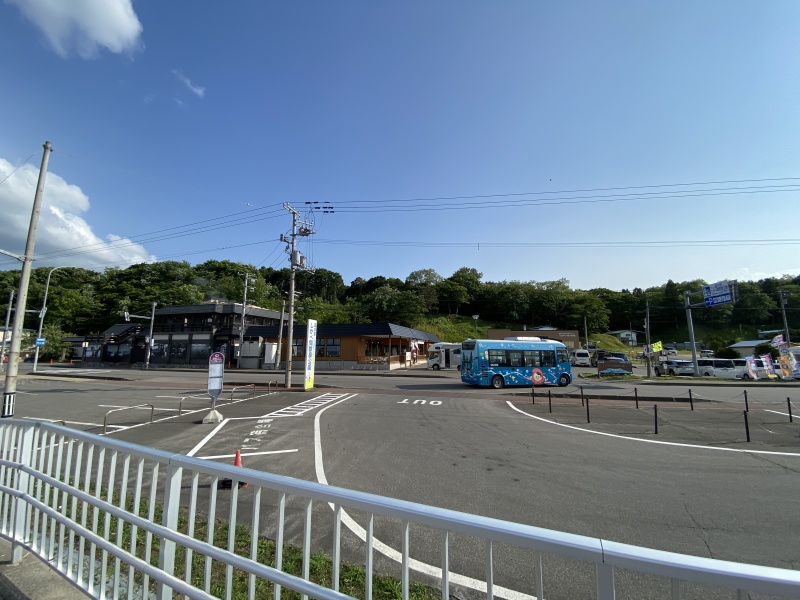 地元の名産品を気軽に購入できる、鹿部・食とうまいもの館（道の駅）。