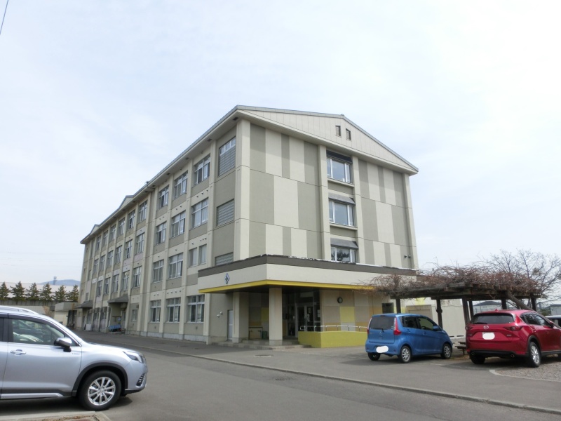 函館市立桔梗中学校　1.4㎞　徒歩20分