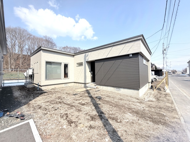 ☆2026年1月完成済！広々としたLDKと3つの独立した居室を備えた3LDK平屋住宅です♪