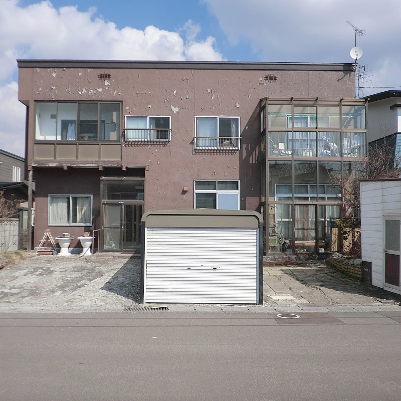 上湯川町　南向き整形地