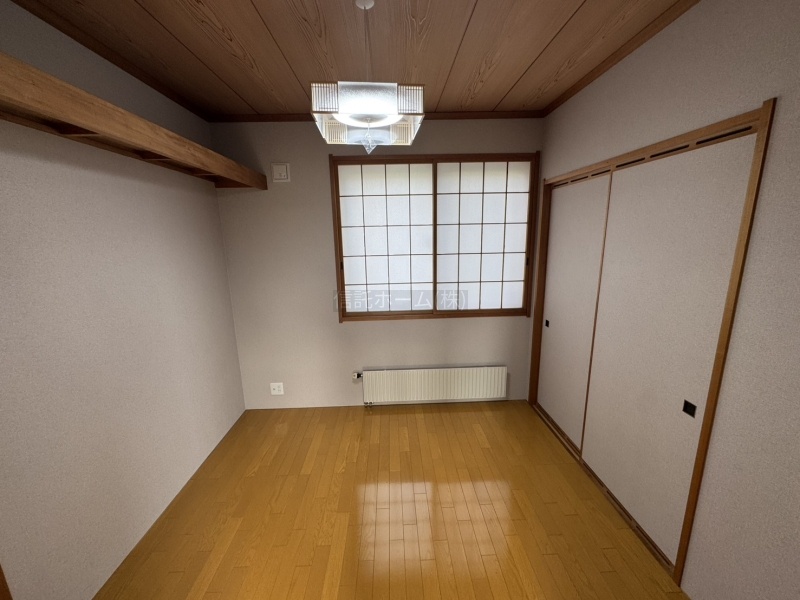 落ち着いた雰囲気の和調洋室です！