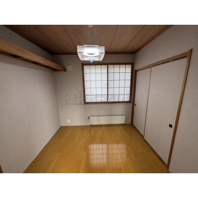 落ち着いた雰囲気の和調洋室です！