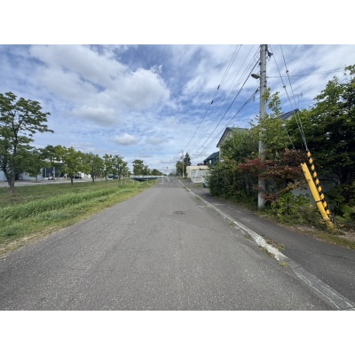 幅員が広く車の出し入れ楽々！