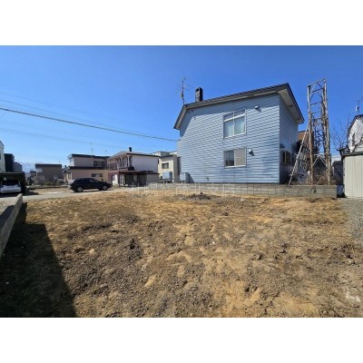 間口が約10ｍありますので、建築しやすい地形です。