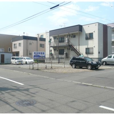 月極駐車場と収益アパートの募集になります