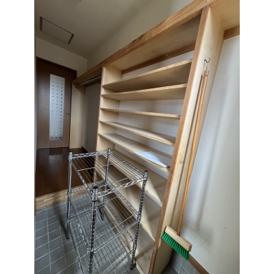 シューズクローゼット内♪
靴以外もたくさん収納出来ます！！