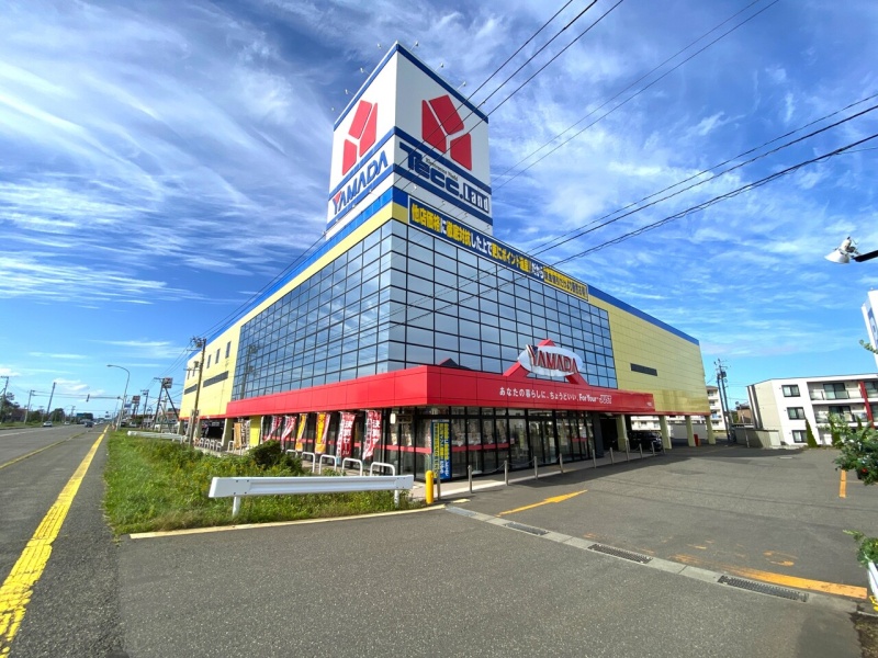 ヤマダデンキ テックランド千歳店　約800ｍ