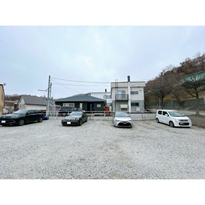 【近隣月極駐車場】近隣駐車場確保済です。使用料は月額8000円…