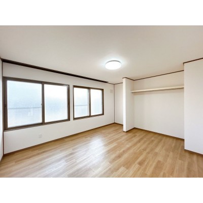 【リフォーム済＆即入居可】広さ約8帖になります。リフォーム…