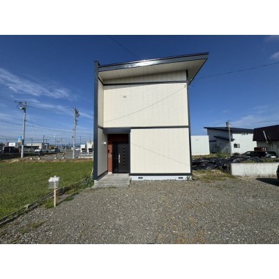 【リフォーム済＆即入居可】外観の別角度からの写真になります。