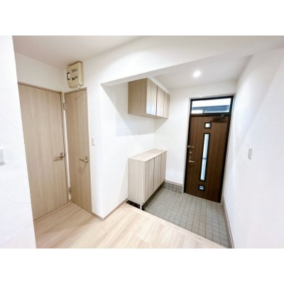 【リフォーム済＆即入居可】壁・天井・照明交換いたしました。…