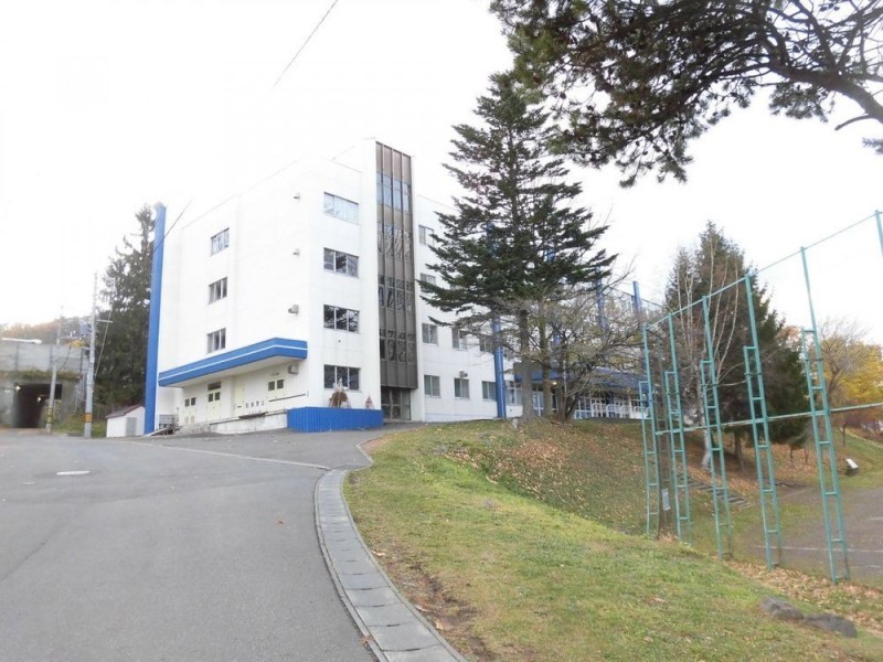 【周辺環境】銭函中学校まで約850m(徒歩約11分)お友達と通えば…