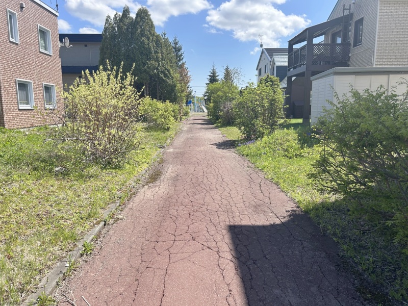 敷地裏側遊歩道