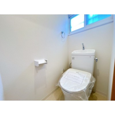 【リフォーム済＆即入居可】トイレは温水洗浄機能付きに新品交…