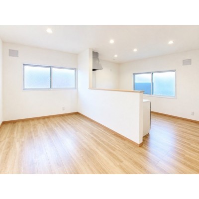 【リフォーム済＆即入居可】システムキッチンは新品交換いたし…