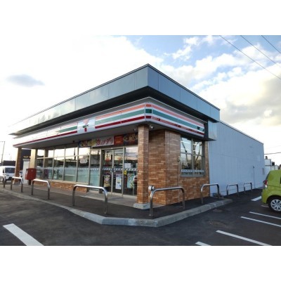 セブンイレブン　空知由仁店まで500ｍ（徒歩7分）　車が無い時…