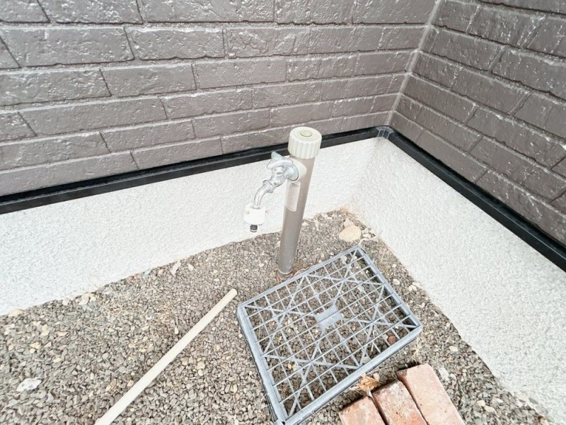 【散水栓】散水栓の写真になります。庭のお手入れや洗車の際に…
