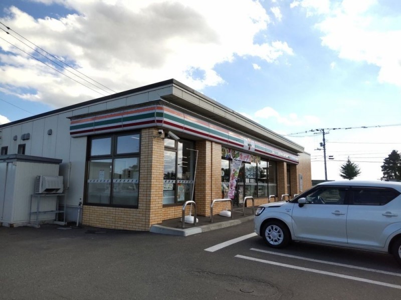セブンイレブン長沼町南まで550ｍ（徒歩7分）。車がないときに…