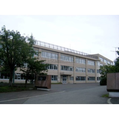 中学校：札幌市立清田中学校：780m