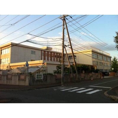 小学校：札幌市立真栄小学校：740m
