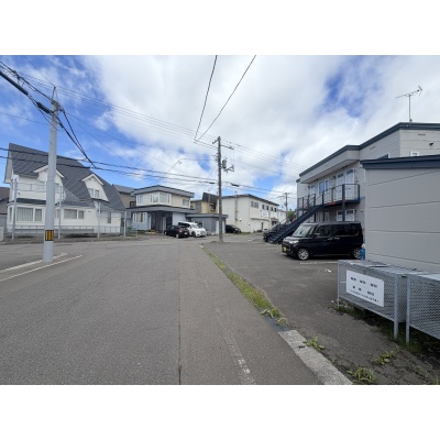 南側前面道路、西向きの視点です！
