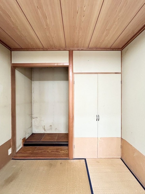 【現況】1階6畳和室には収納がございます。