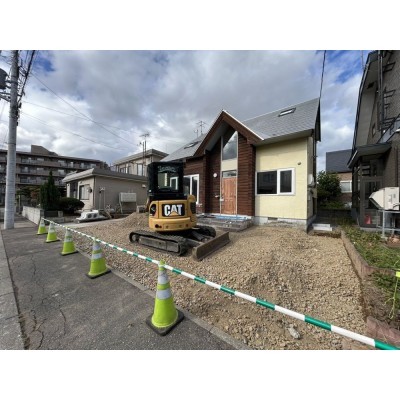【リフォーム中】駐車場は嬉しいアスファルト施工予定。工事後…