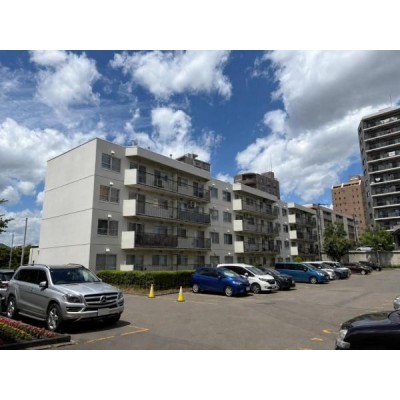 澄川駅徒歩9分、都市ガス対応のオーナーチェンジ物件です。
