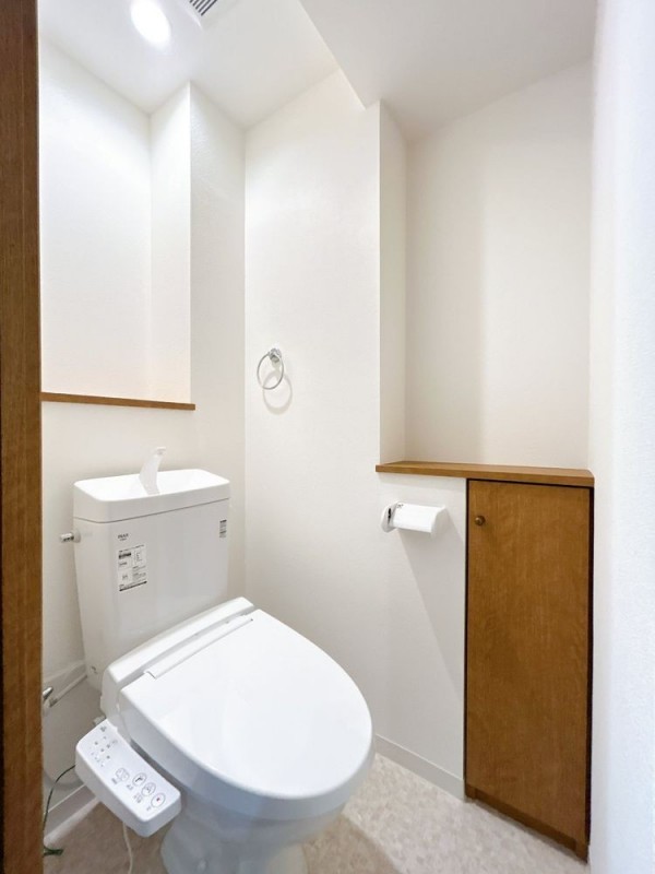 【リフォーム後＿トイレ】トイレの写真です。トイレ交換、クロ…